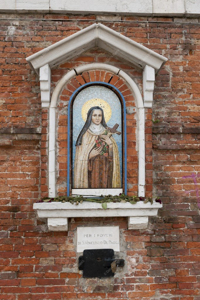 Niche avec la vierge Marie à Venise