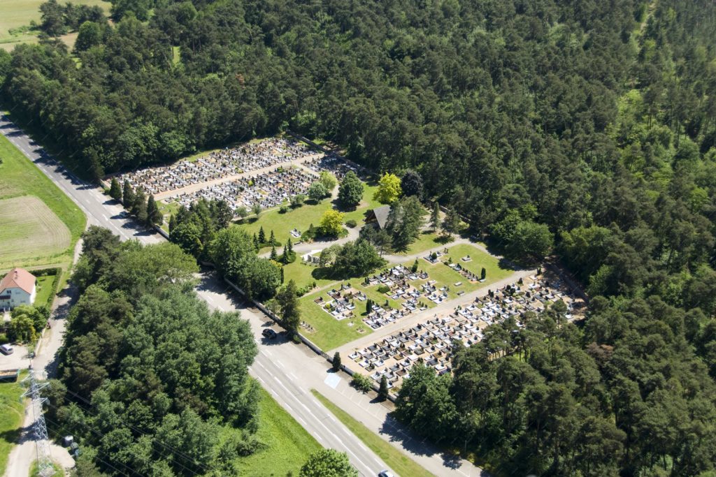 Alsace le cimetière de Schweighouse sur Moder