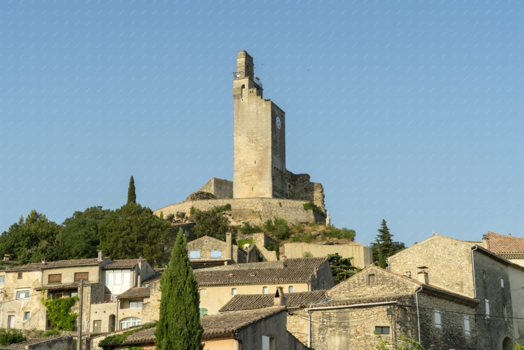 La tour du château de Chamaret